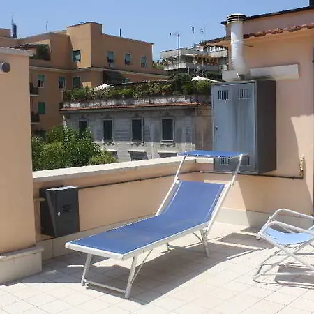 St. John Oda ve Kahvaltı 4*